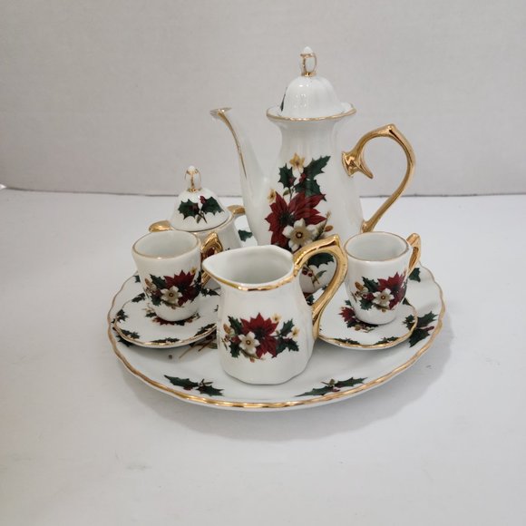 Christmas Poinsettia mini tea set - Picture 2 of 3